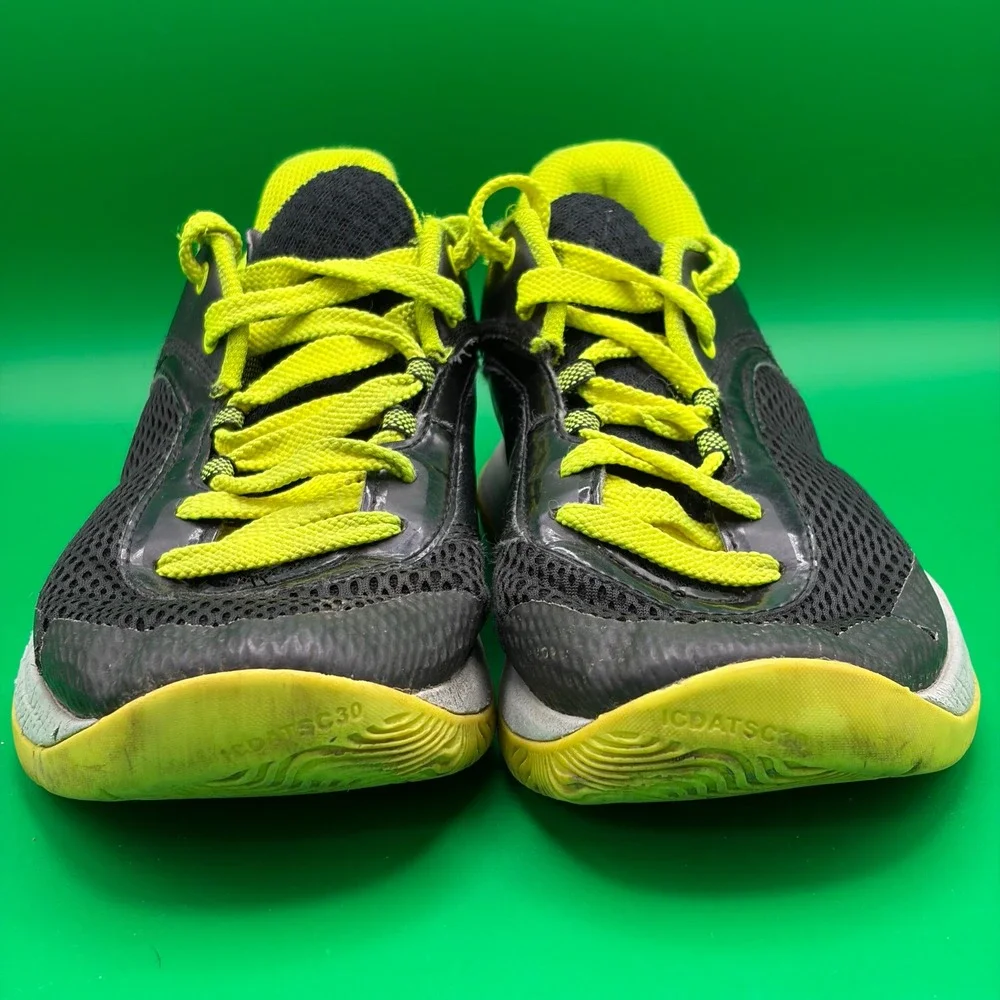 Under Armour Steph Curry 3Z6 Basketball Shoes Kids 7Y Black Neon Green Sneakers